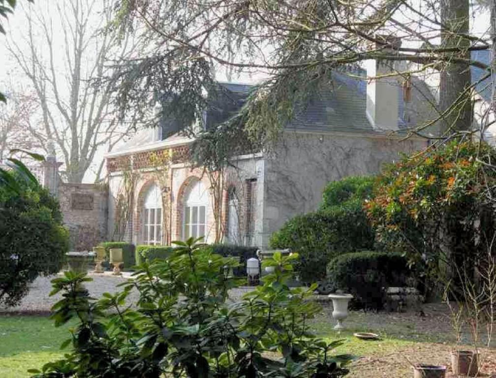 Chambre D'Hotes Les Rives De La Tronne Mer エクステリア 写真